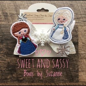 Frozen Elsa and Anna hairbow